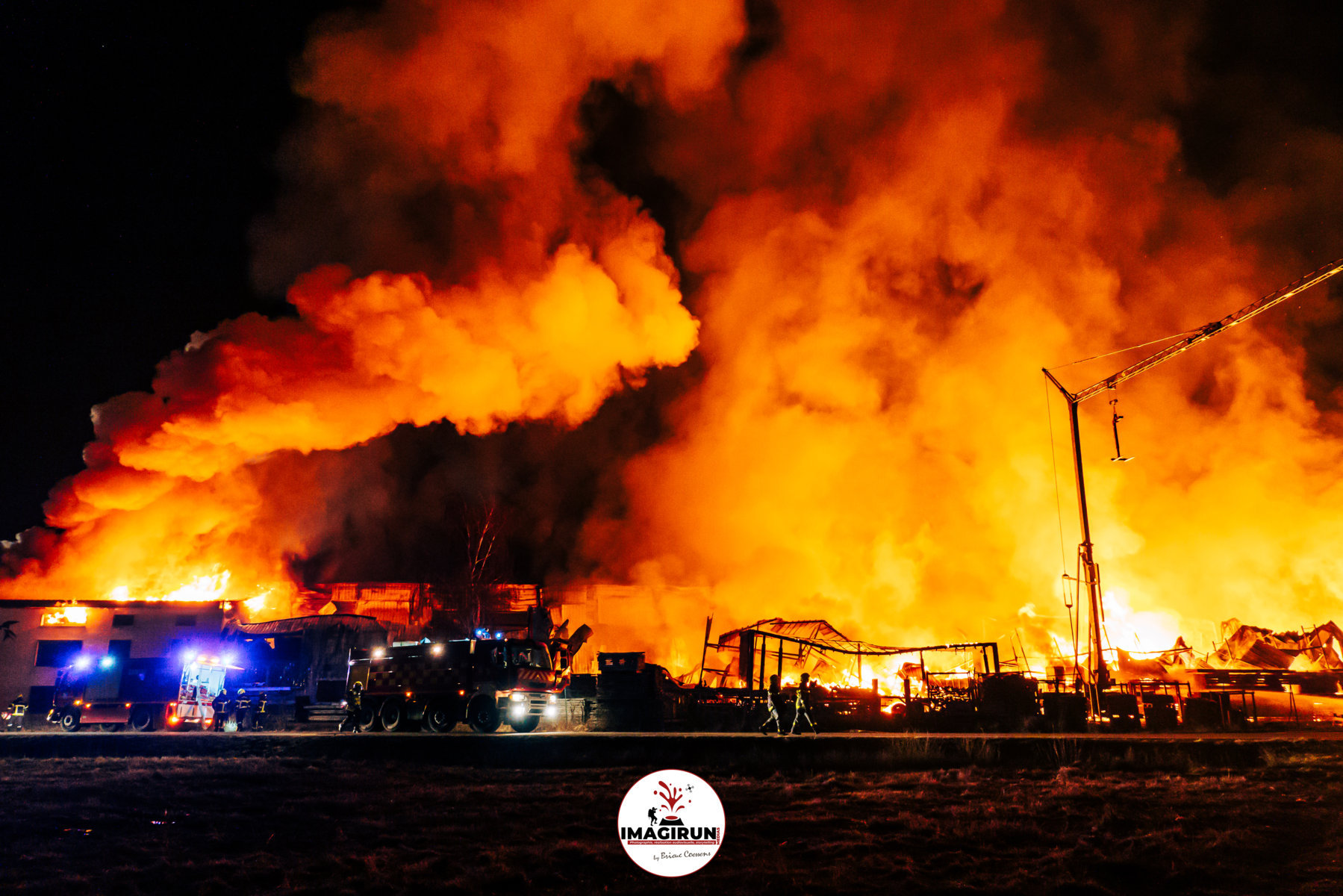 09-10 février 2023, un spectaculaire incendie ravage la totalité des installations de l'entreprise AtticorA, Z.I. des Marais à La Mure 38)